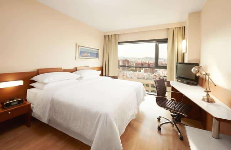 Four Point by Sheraton Barcelona Diagonal kleines Zimmer