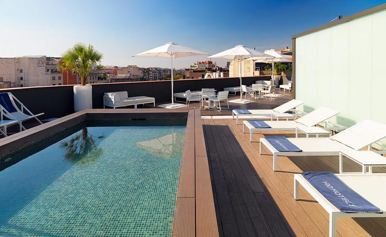 H10 Casanova Hotel Barcelona Poollandschaft