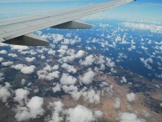 Tragfläche Flugzeug Wolken