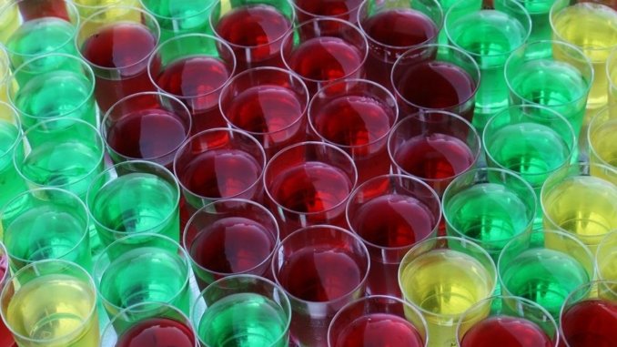 viele Bunte Schnäpse viele Bunte Schnäpse