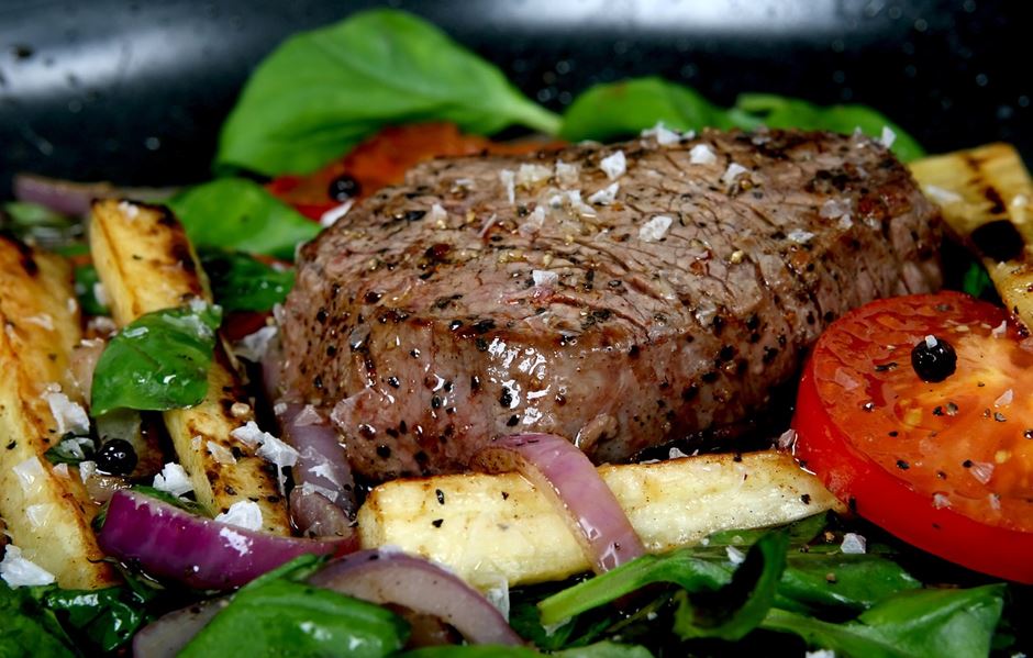 Argentinisches Steak Gemüse Pommes Argentinisches Steak Gemüse Pommes