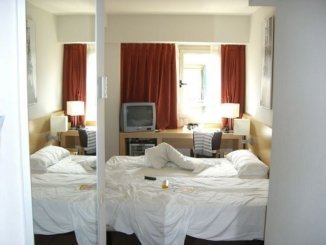 1-hotel_sagrada_familia_zimmer