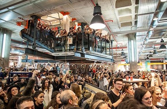 Urban Outfitters Barcelona innen Urban Outfitters Barcelona innen