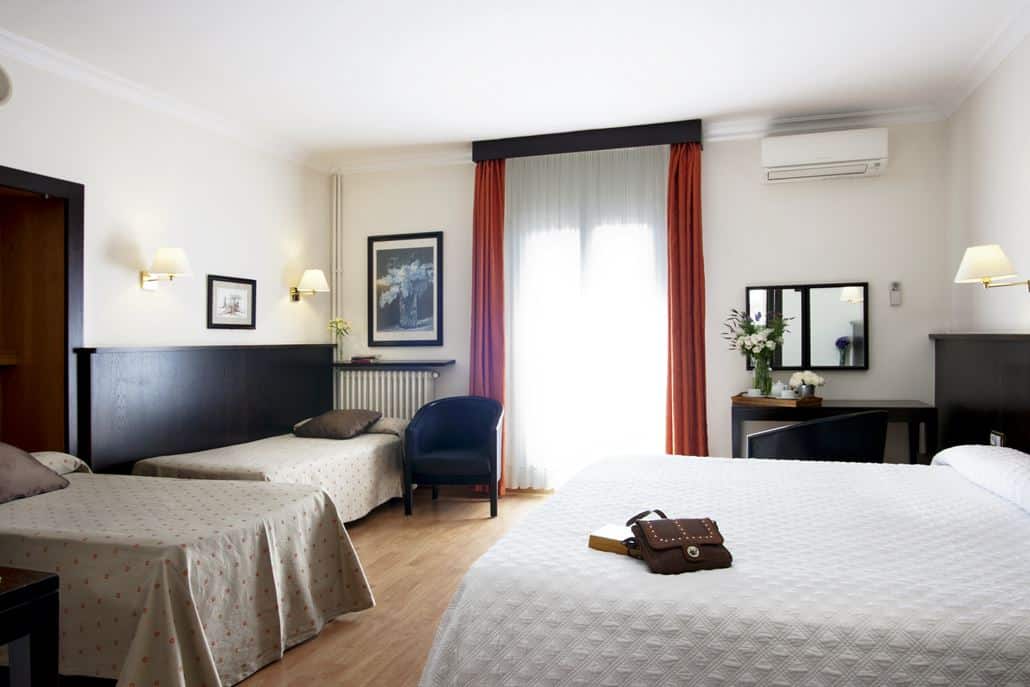 Gaudi Hotel Dreibettzimmer
