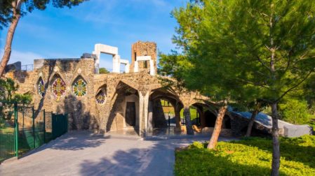 Colonia Güell & Krypta von Gaudi: Tickets & Empfehlungen
