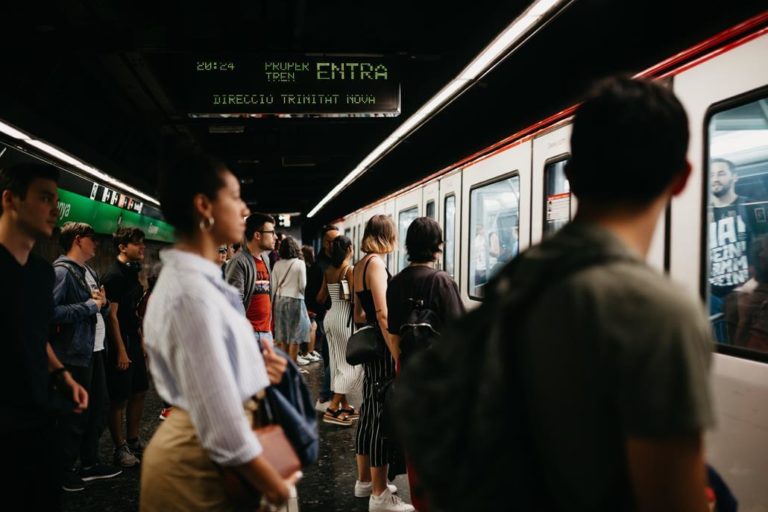 Metro in Barcelona ᐅ Alle Infos zu Linien, Plänen und Tickets