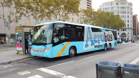 Vom Flughafen Barcelona in die Stadt: Übersicht aller Verkehrsmittel, Fahrtzeiten und Kosten